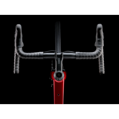 Rower szosowy Trek Domane AL 2 crimson to dark carmine fade 2026